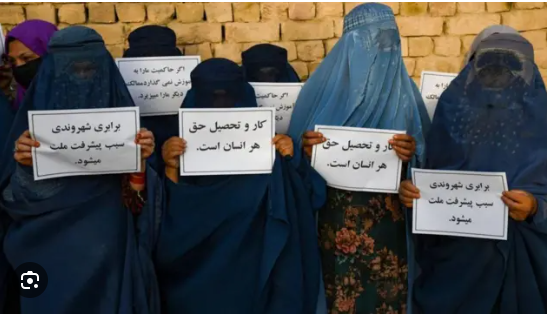 <a href="/AlinejadMasih/">Masih Alinejad 🏳️</a> Four years of femicide in Afghanistan, with the world looking on passively.
lavozdelsur.es/opinion/cuatro…

#IStandWithAfghanGirls
#SaveAfghanWomen