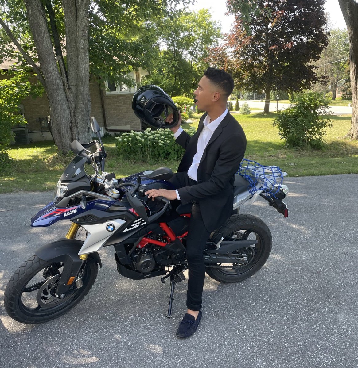 AdonisClips's tweet image. web3 me:                                                     web2 me: