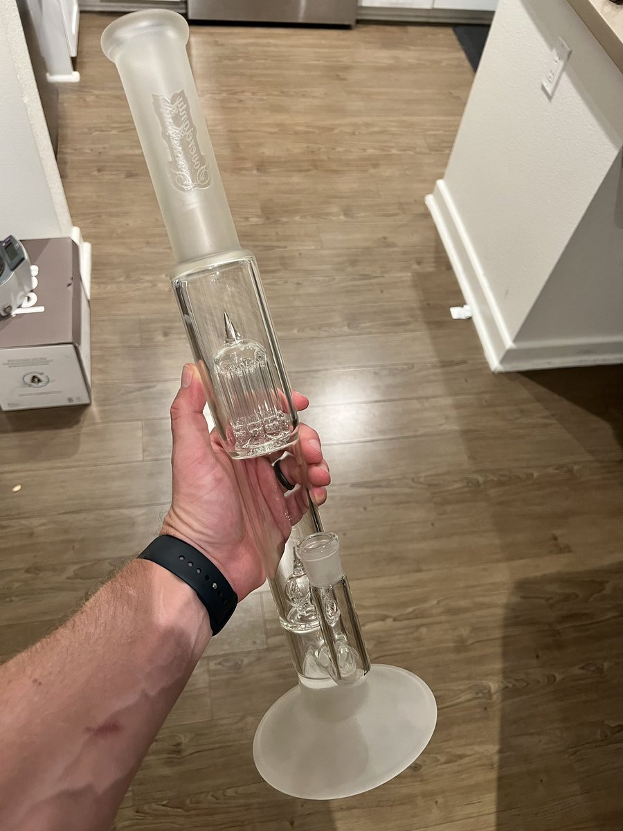 OCBestmeds's tweet image. Bong rips anyone?? #sovereigntyglass #bong #letssmoke