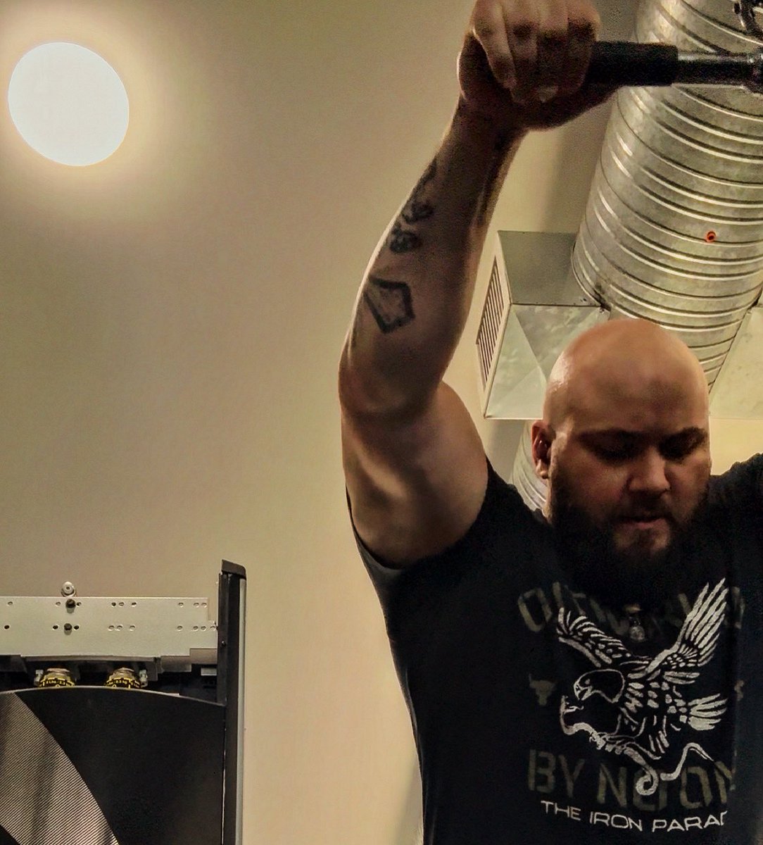 SugeNolan's tweet photo. No half measures
#youhaveto #gym #thebadguy #fitness #gymrat #gymlifestyle #shoulderday #delts #backday #latpump #shoulderpump #gymaddict #workout #health #healthmode #gains #pushit #tothelimit #powerlifting #powerlifter #thecomeback https://t.co/blhWMOPX3a