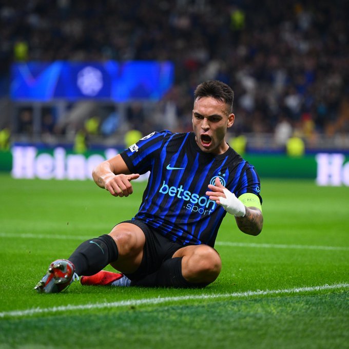 Trois joueurs ont marqué au moins un but lors de chacune des sept dernières éditions de l'UEFA Champions League.

- Lautaro Martinez
- Erling Haaland 
- Kylian Mbappé