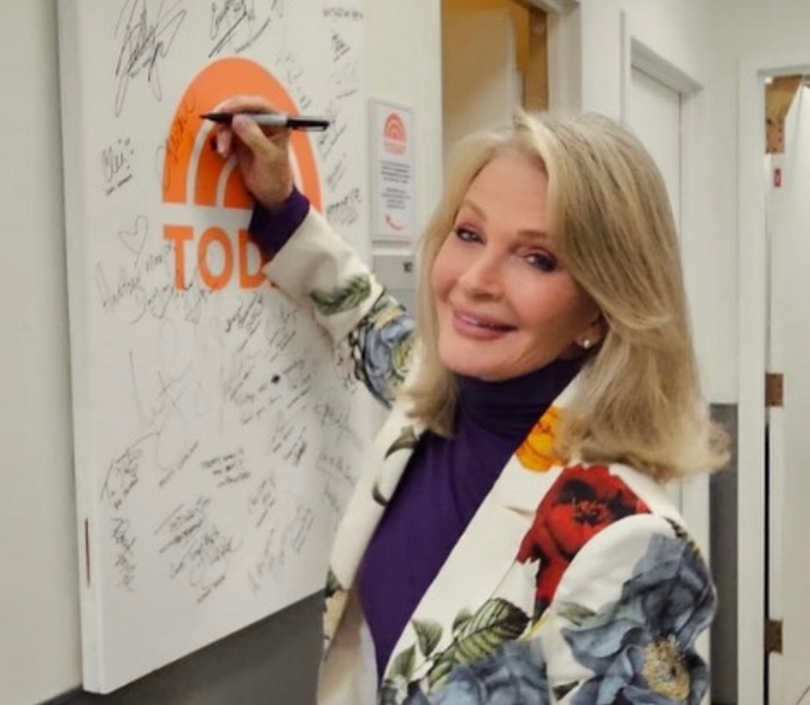 aoii92's tweet photo. Queen Dee in NY 😍 #Jarlena #Days https://t.co/iV8UNO2CaM