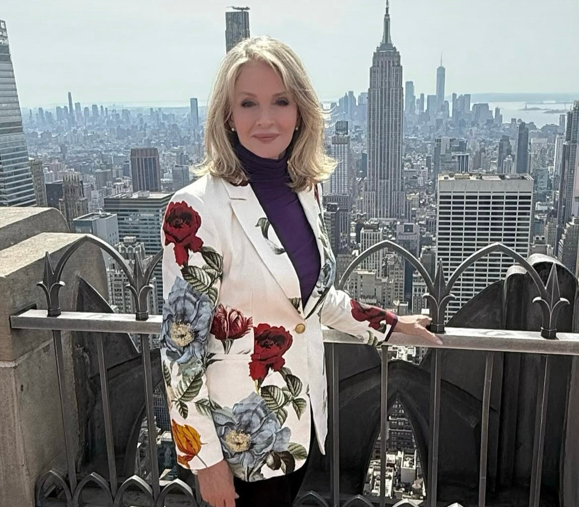 aoii92's tweet photo. Queen Dee in NY 😍 #Jarlena #Days https://t.co/iV8UNO2CaM