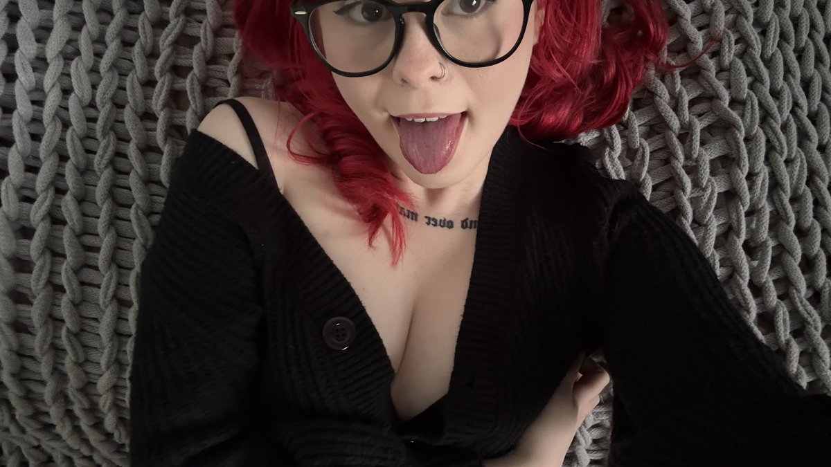 emprestrikesass's tweet photo. RT if you would let me give you head :3 https://t.co/bZIisyxdwT