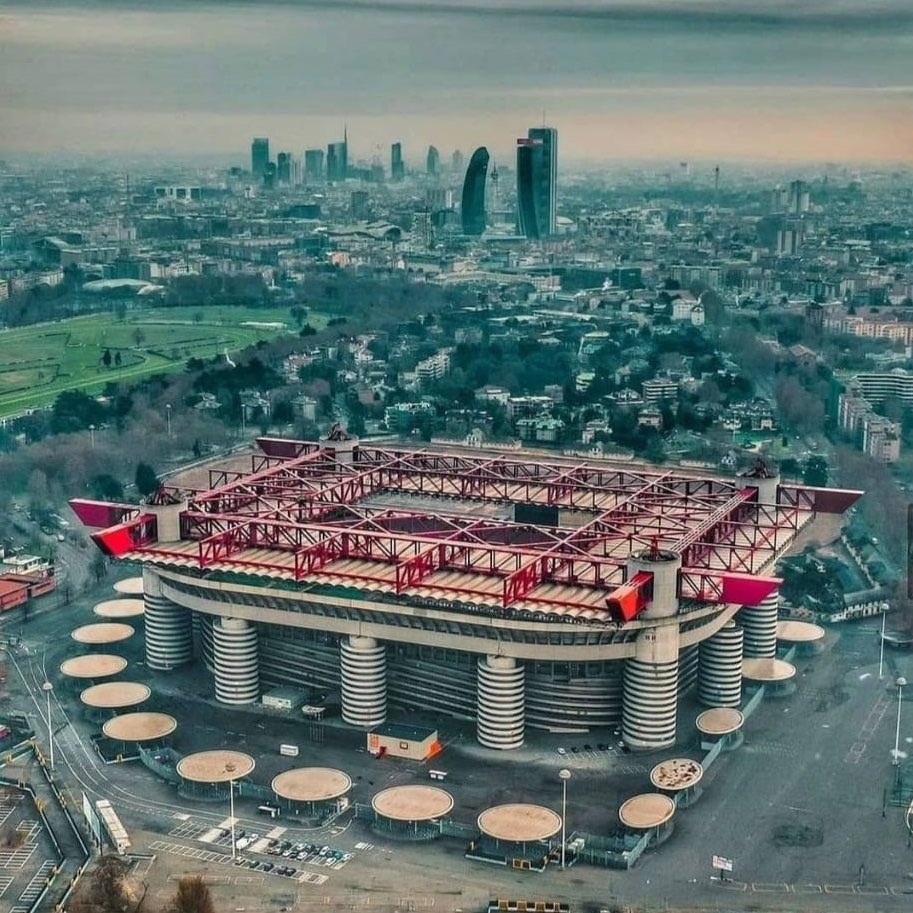 Communiqué de l'Inter et de l'AC Milan :

"Le FC Internazionale Milano et l'AC Milan se félicitent de l'approbation par le Conseil municipal de la vente du Giuseppe Meazza/ San Siro et de ses environs : Ce qui représente une étape historique et décisive  pour l'avenir des Clubs