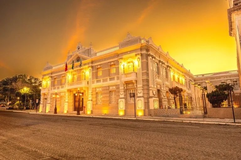 blogContrapoder's tweet photo. Palácio da Redenção recebe maior intervenção de sua história e abriga museu a partir desta sexta » https://t.co/jsFhJgwAFo https://t.co/BGkUtZVdsI