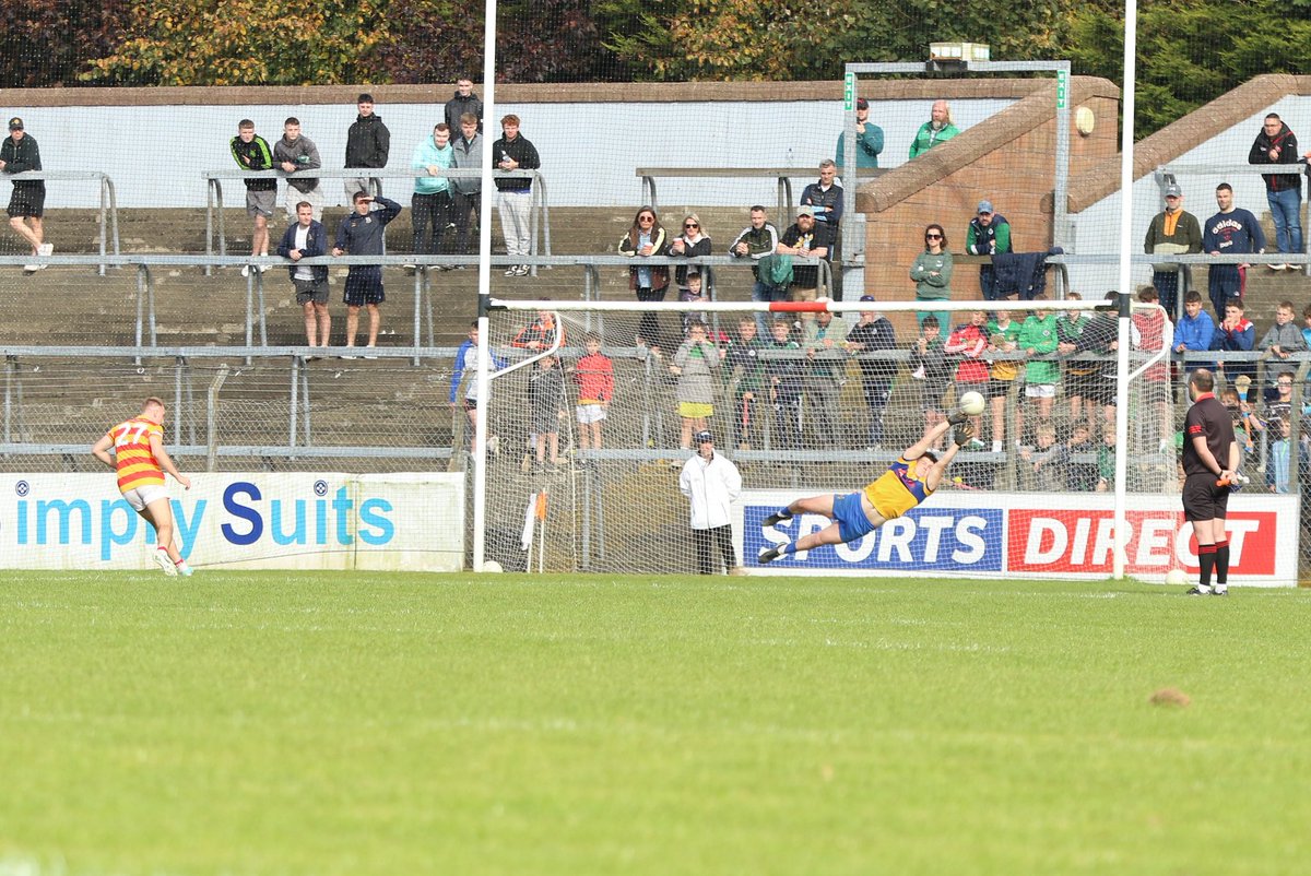 Weekend action 🏐🏐
Sunday
It went the distance as Newcesrown edge Carrigaline on penalties

🏆 <a href="/OfficialCorkGAA/">Cork GAA</a> <a href="/mig_ie/">McCarthy Insurance Group</a> Premier Senior Football Championship QF
🏟️ Pairc Ui Rinn
⏰ FT

🔴🟡 <a href="/NewcestownGAA/">Newcestown GAA</a> 0-18
🔵🟡 <a href="/CarrigalineGAA/">Carrigaline GAA</a> 0-18
AET
Newcestown win 4-3 on penalties
