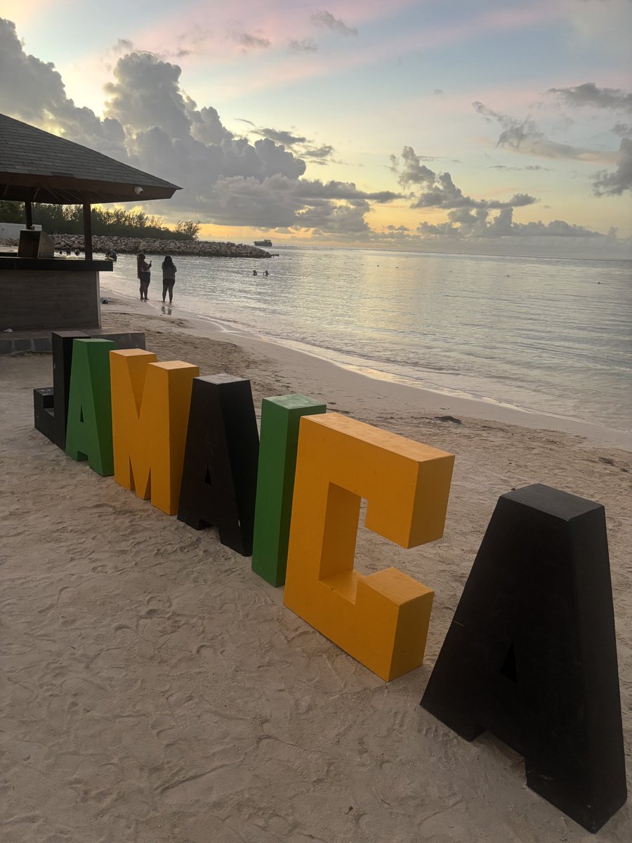 JRGregofficial's tweet photo. This is the land of my birth. 🇯🇲 https://t.co/UlCrz29F34