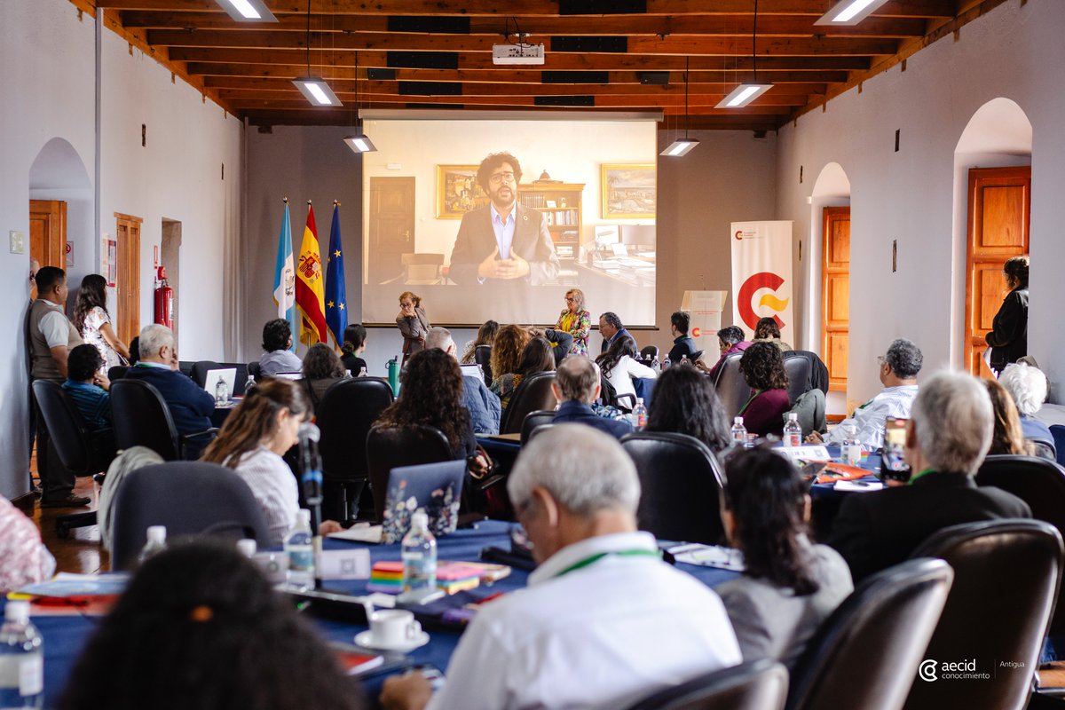 CFCEAntigua's tweet photo. 📌Del 30 de septiembre al 2 de octubre el #CFCEAntigua acoge el “II encuentro memoria, construcción de paz y resolución de conflictos” que busca fomentar la participación y el intercambio horizontal entre los diversos actores como instituciones, sociedad civil y academia.

🎯 El objetivo de la actividad es profundizar el intercambio de experiencias, el diálogo y la reflexión conjunta, así como construir herramientas prácticas que traduzcan los aprendizajes del I Encuentro en acciones concretas y sostenibles.

✅Participan 5️⃣0️⃣ personas de los países de: 🇦🇷🇧🇷🇨🇱🇨🇴🇸🇻🇪🇸🇬🇹🇲🇽🇵🇾🇵🇪🇺🇾

🗺️ Este encuentro es una iniciativa del programa Democracia de la @AECID_es 

@EmbajadaEspGTA  @Aecid_Guatemala  @CCEGUATEMALA