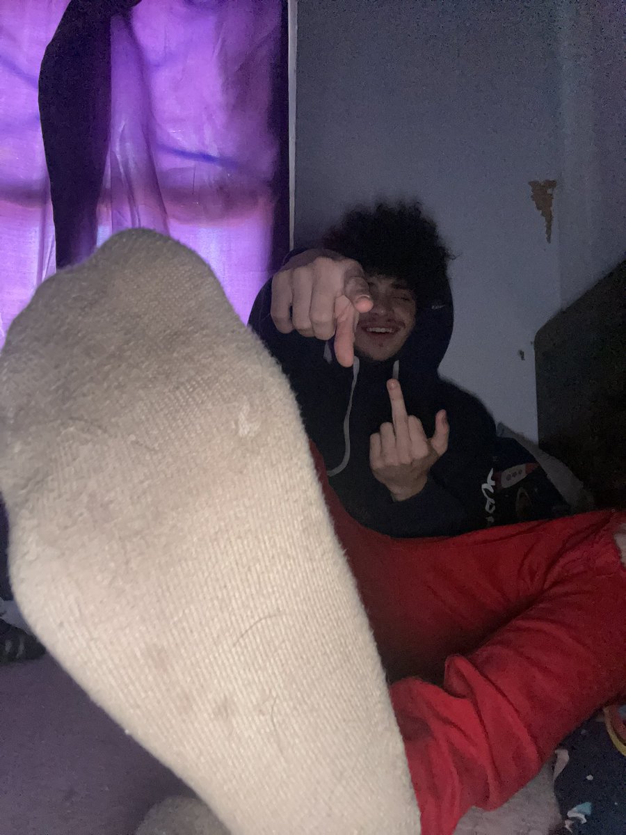 whats up yu pathetic fuckin pigs come buy a custom or let a true alpha king drain the hell out of your wallet yur money is my money 🤑💵💵💸 #soles #DrainedWallet #cashpigs #customs #yurmoneyismymoney #findomaster #meets