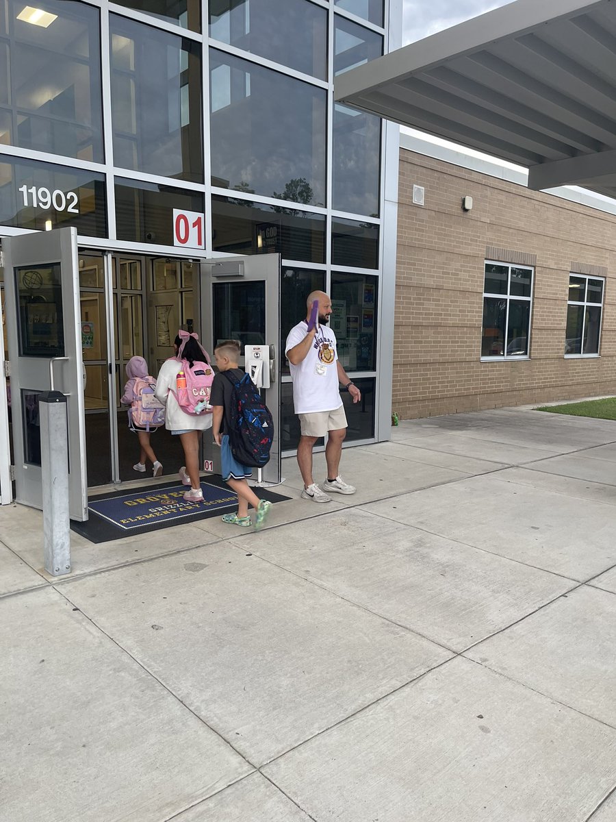 Thank you Mr. Robuck for volunteering as a Watch DOG today! We enjoyed having you!!! <a href="/HumbleISD_GE/">Groves Elementary</a>