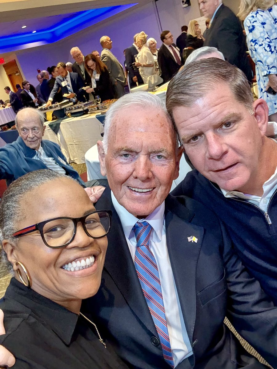 Kim_Janey's tweet photo. Where’s Wu? We missed you!! ✨🙌🏽
#bospoli https://t.co/pXDoYVYAA3