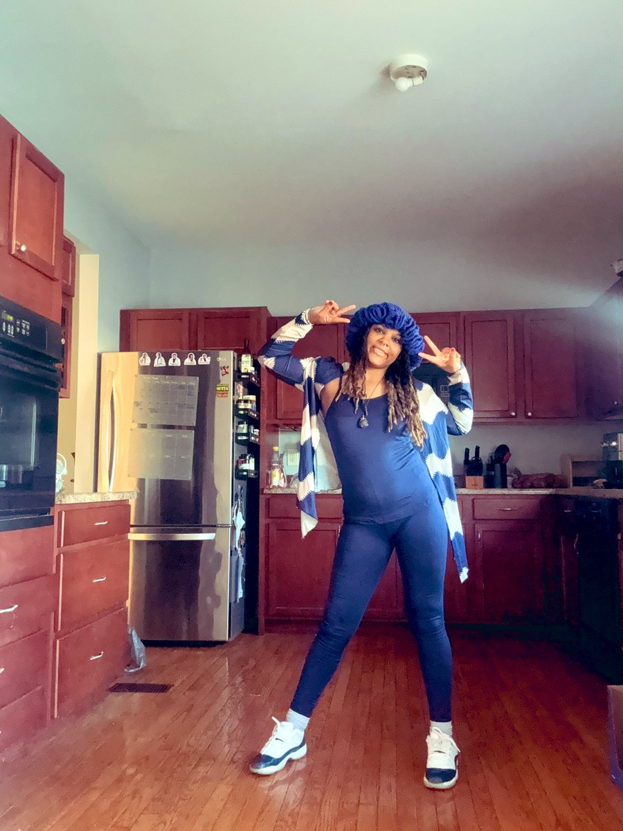 TheTootieLynn's tweet photo. HAPPY BIRTHDAY TO ME! 

#libraseason♎️ #fallbaby🍂 
#birthdaygirl🎂🎉🎁🎈🎊🎀 

💙🥳💙🥳💙🥳💙🥳💙🥳 https://t.co/sdFjfZhzWY