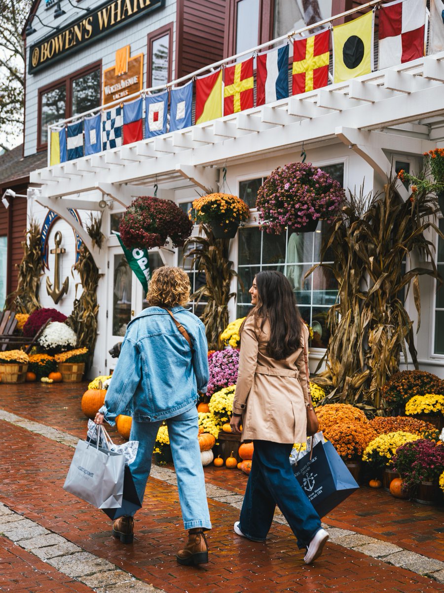 There is nothing like October on The Coast 🎃 🍂 

- Fall fairs &amp; festivals
- Pumpkin patches &amp; farms to visit 
- Halloween parties &amp; ghost tours
- Oktoberfest at local breweries 
- A comedy weekend

31+ Can't Miss Things To Do in October: bit.ly/3zzz19f