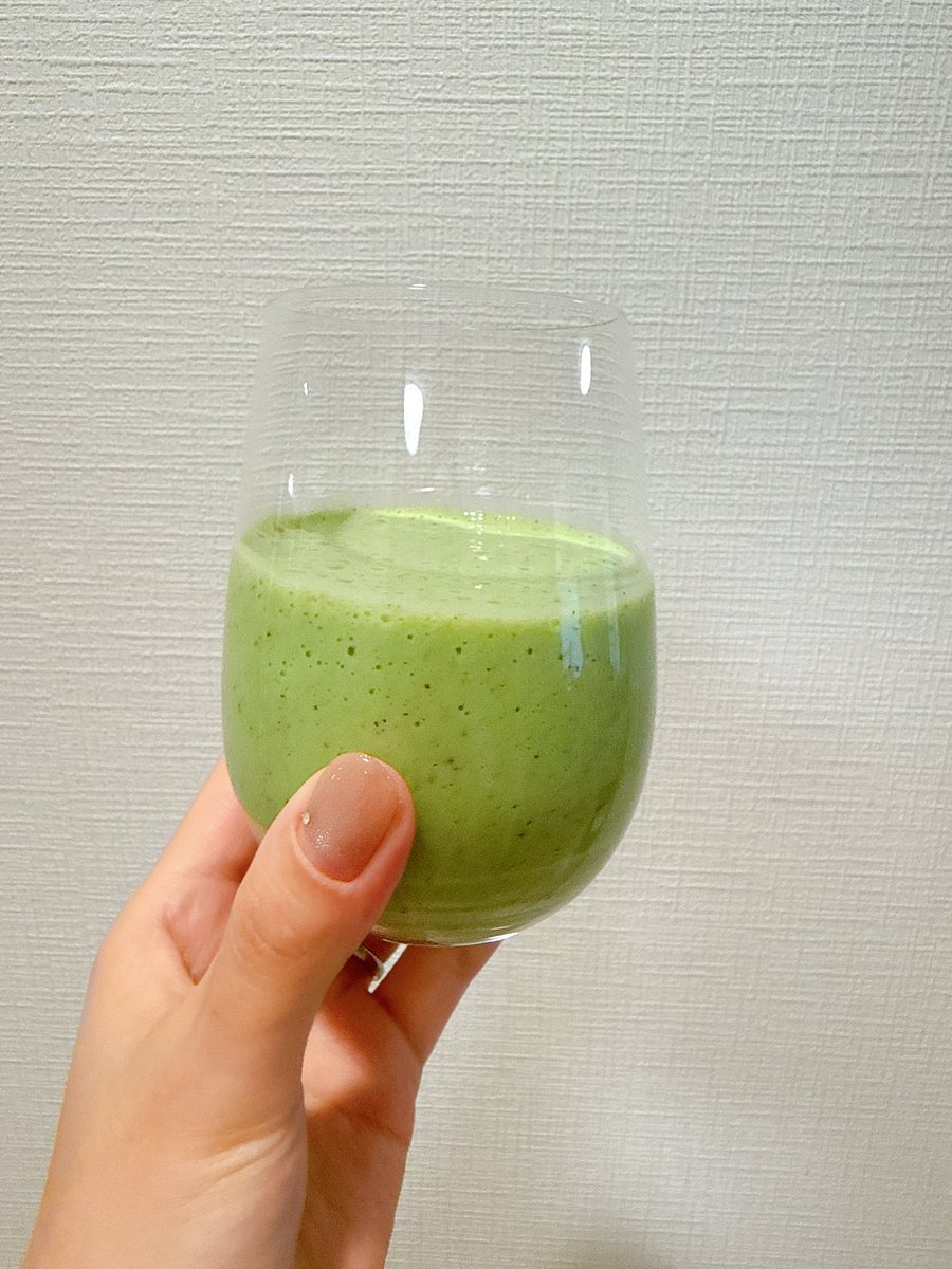 Mrns0421's tweet photo. 今日からbeetto13期スタート!
お久しぶりのキウイスムージー🥝私はこのphase1が1番体重落ちるからしんどいけど頑張ります💪🏻🥺
#beetto
#beetto13期
#OG入会 https://t.co/ICmSIM2P83