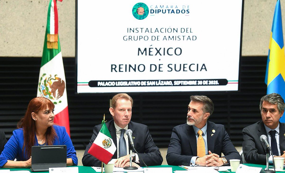 AgsMoniBecerra's tweet photo. ✨🤝¡Lazos de amistad!

🇸🇪🇲🇽 Invité al embajador del Reino de Suecia, Gunnar Aldén, a visitar Aguascalientes y explorar áreas de oportunidad para nuevas inversiones. 

🔝¡Estamos mostrando al mundo que en Aguascalientes somos gente buena y trabajadora!

#MuyBien💙 #Ags #Suecia https://t.co/jQU9bhyR99
