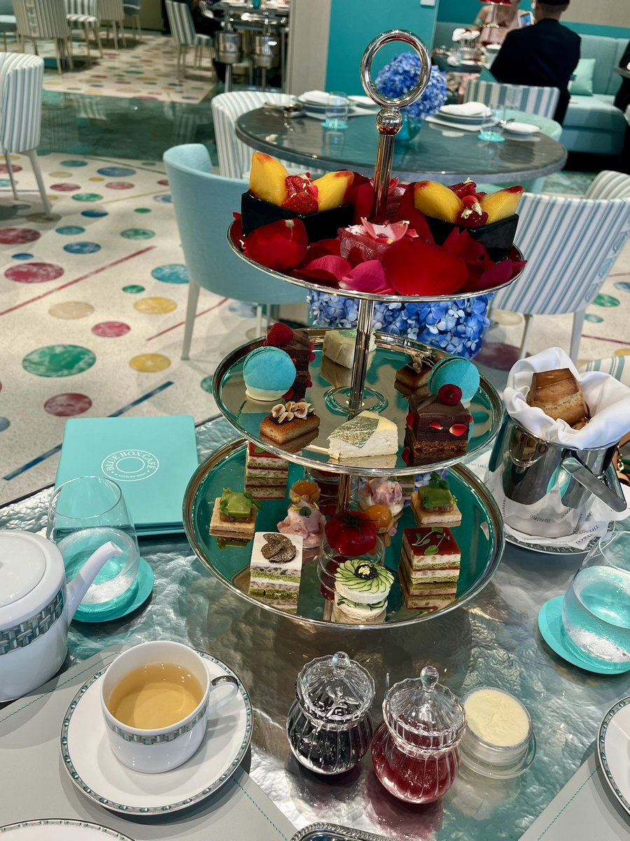 woshi_menghui's tweet photo. 🍰Blue Box Café by Natsuko Shoji🫖
💎TIFFANY GINZA💍✨ https://t.co/EDStWlnsJc