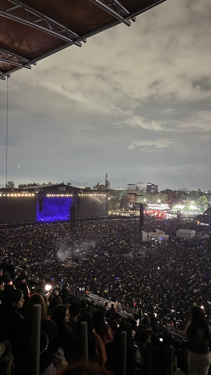 LuisFelipe_ML's tweet photo. Zoé, la mejor banda de rock mexicana. Lo mejor de mi vida esta aquí.❤️⚡️
@zoetheband #Zoé #GNP #CDMX https://t.co/3FHAQkuZ8z