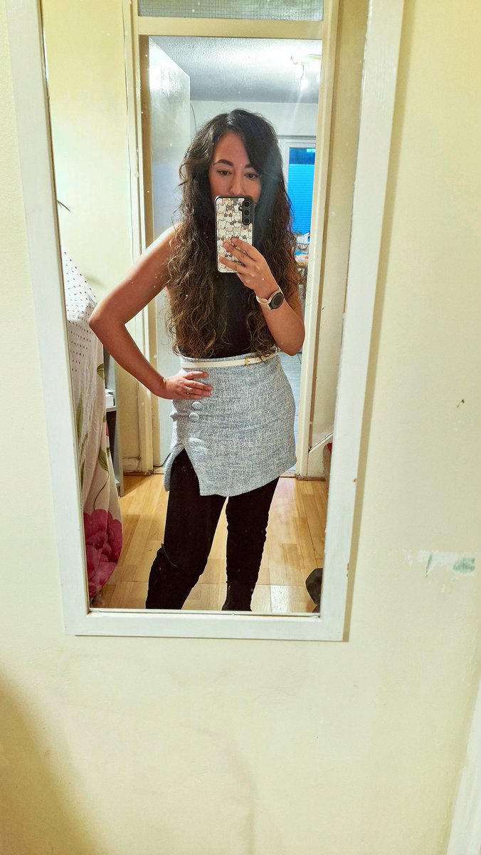 Saturday night outfit
#blueskirt #blacktop #blackboots