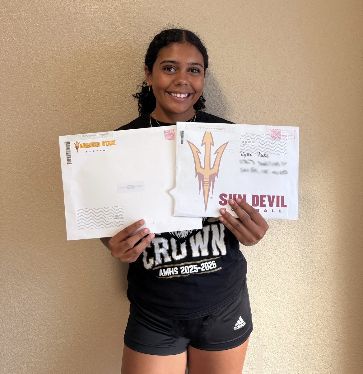 Rylie_Hicks2028's tweet photo. I appreciate the mail I’ve received from some great programs. Thank you to @coachcbartlett and the staff at Arizona State for the most recent. I’m enjoying learning about the different schools. In the meantime, I need to keep improving!
@mnulick78 @CABolts2028 @hailey_decker_ @Coach_JBloomer @JMan4514