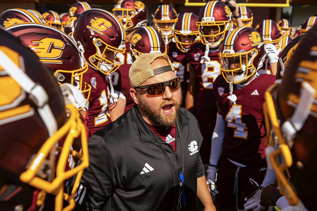 DrinkallCoach's tweet image. Central Michigan is fortunate to have four tremendous men leading the charge as coordinators:
• Jake Riedel: Strength & Speed
• Sean Cronin: Defense
• Jim Chapin: Offense
• Keith Murphy: Special Teams
Incredibly grateful for their leadership!
FIRE UP!
