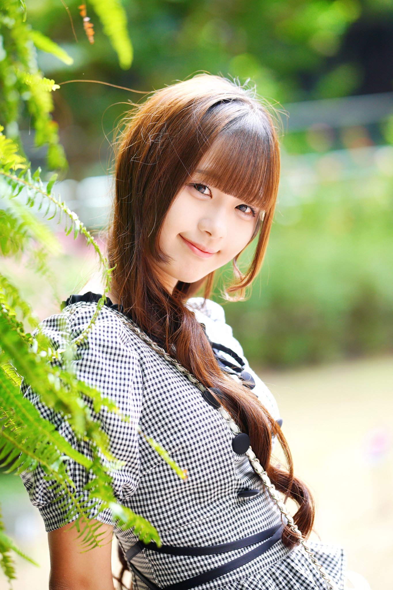 ながちゃんK-POP好き ポートレート写真 赤 📍Osaka やっと秋らしい気温になってきましたね🍂🥺 Model:ちか