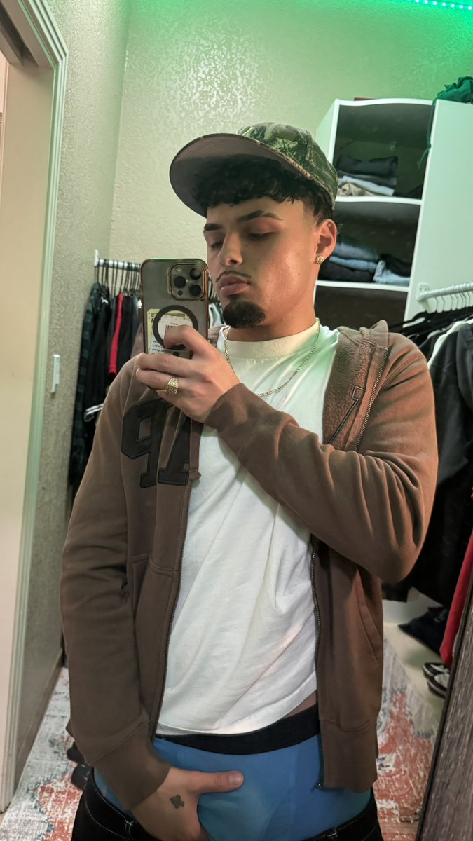 jojothemafioso's tweet photo. Call me daddy 😈 https://t.co/09ki6taMAG