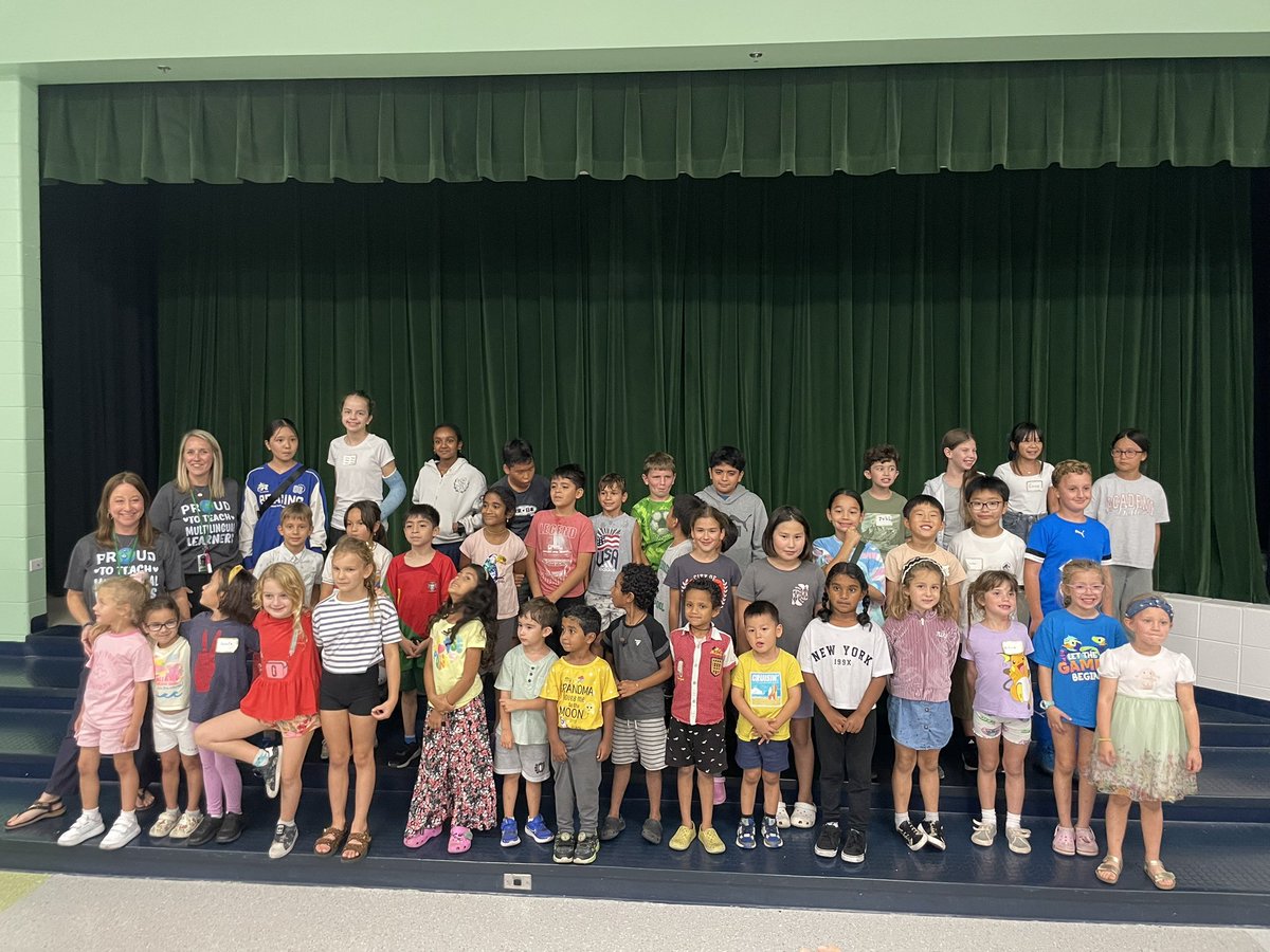 mrsstratton1's tweet photo. Everyone smiles in the same language!❤️🌎🙂

@GreenbrierGator 
#d25itspersonal https://t.co/2wnFyaFAqy