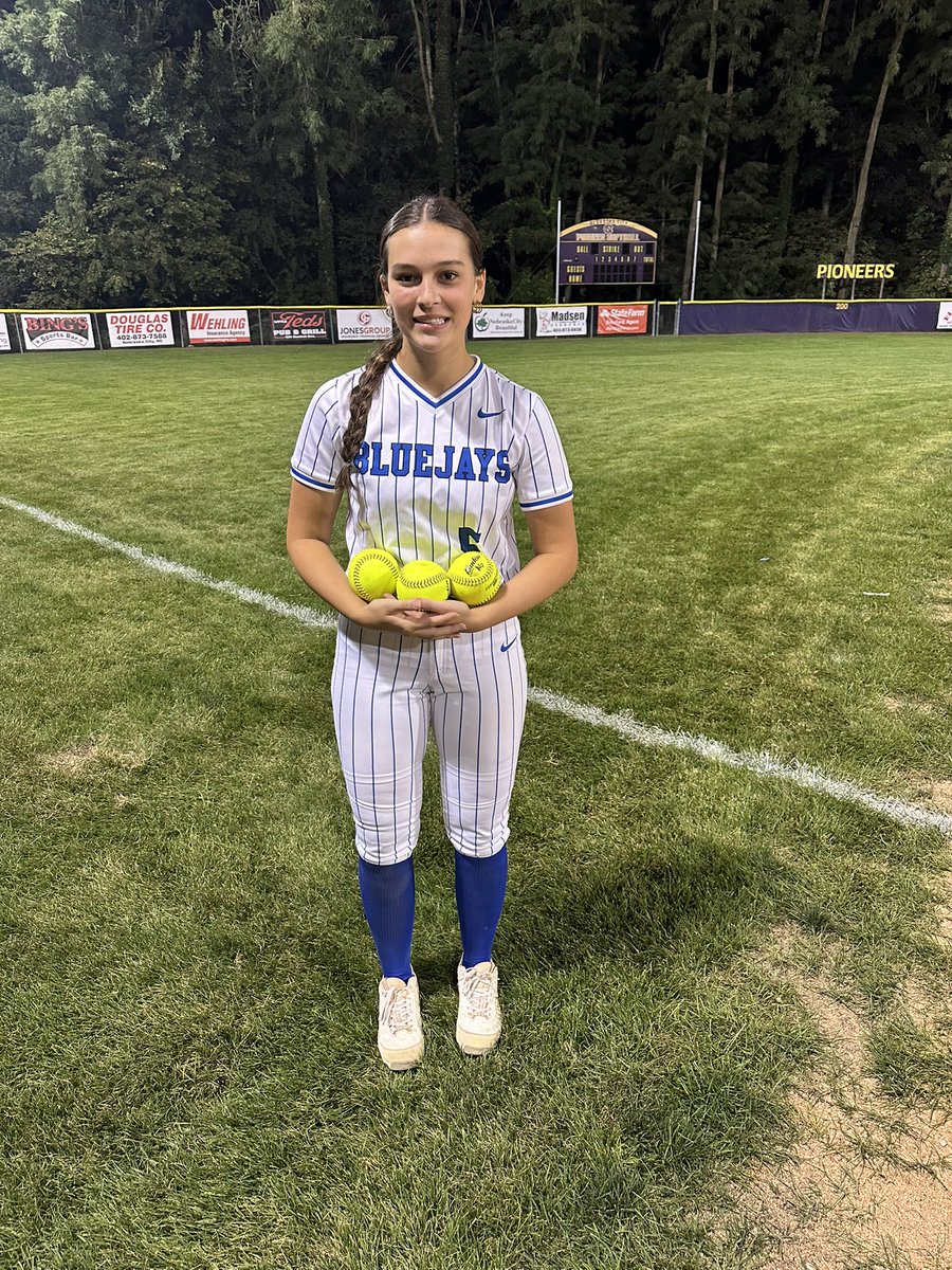 So proud of our team tonight as we get✌️ more wins #Elevate #ITB

JV
- Riley tosses a one-hit, 5K game
- <a href="/EvieBH77/">Evie</a> knocks in 4💪
- 3 girls w/ multi-hits

Varsity
- <a href="/reese_fisher5/">reese</a> goes 7 IP w/ 8 Ks
- <a href="/elliemilburn02/">ellie</a> 💣💣💣 &amp; 9 RBI (feat another Grand Slam) 👀

Next up, postseason!