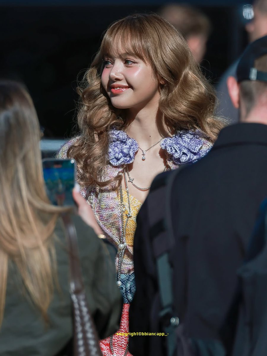LaliceUpdates's tweet image. F L A W L E S S
🔗 instagram.com/p/DPPZtydjcDm/…
@wearelloud @LouisVuitton
LISA PARIS FASHION WEEK
#LISAxLVSS26
#LISAxLouisVuitton
#LVSS26