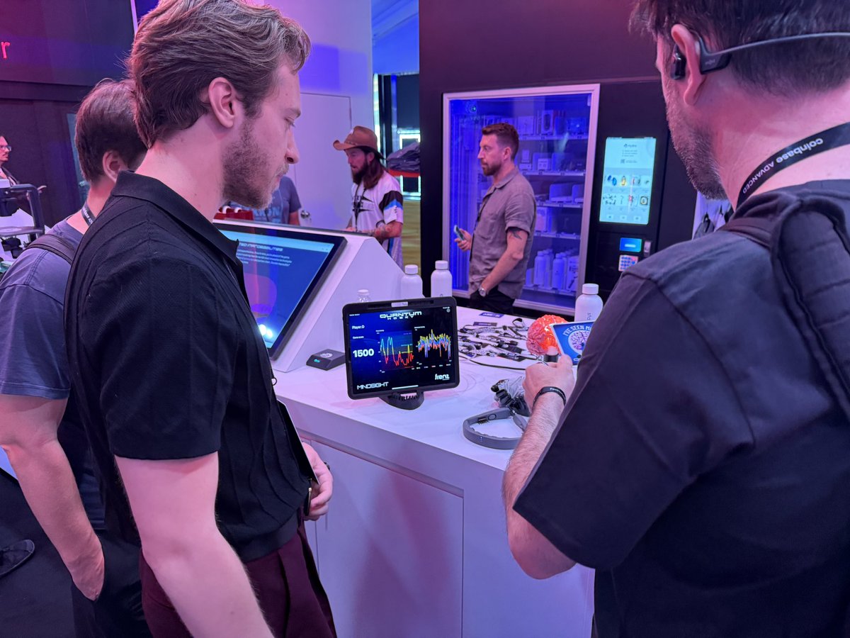 Two booths, one dog. 🐶⚛️

🐾 Learn about Quantum HOSKY, dish brains &amp; mind mining at the @InputOutputHK booth. 

🐾 Grab some HOSKY Merch™ at the <a href="/Cardano/">Cardano Community</a> booth next door 🐶

#TOKEN2049Singapore, where Zero and Infinity collide. 💥