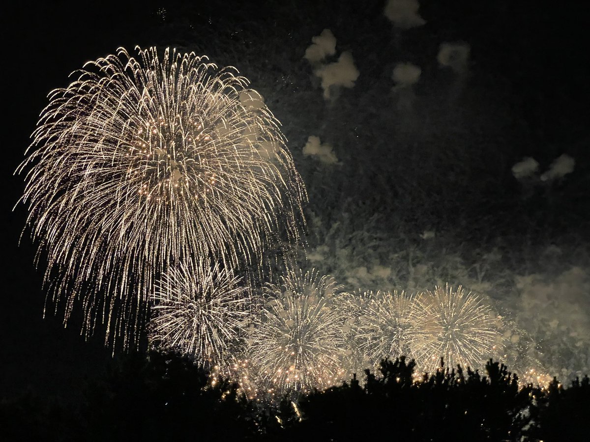 Re44527599Re's tweet photo. 先週の花火めっちゃ綺麗やった https://t.co/nETETcdH4d