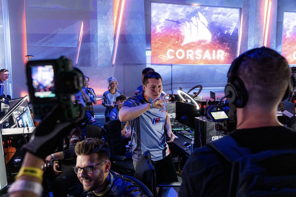 Fifakill_'s tweet photo. #CHAMPS won the #CODEBOWLLVI w/ the Royal Airforce Esports Force!!l

So much love to these guys and all the work they put in. Couldn’t be happier for myself and the team!🔥

Taking home the Solo Yolo too 👀 potential clean sweep this week? 👀

GGs and massive love to the @CODE4Vets and everything they do❤️🙏