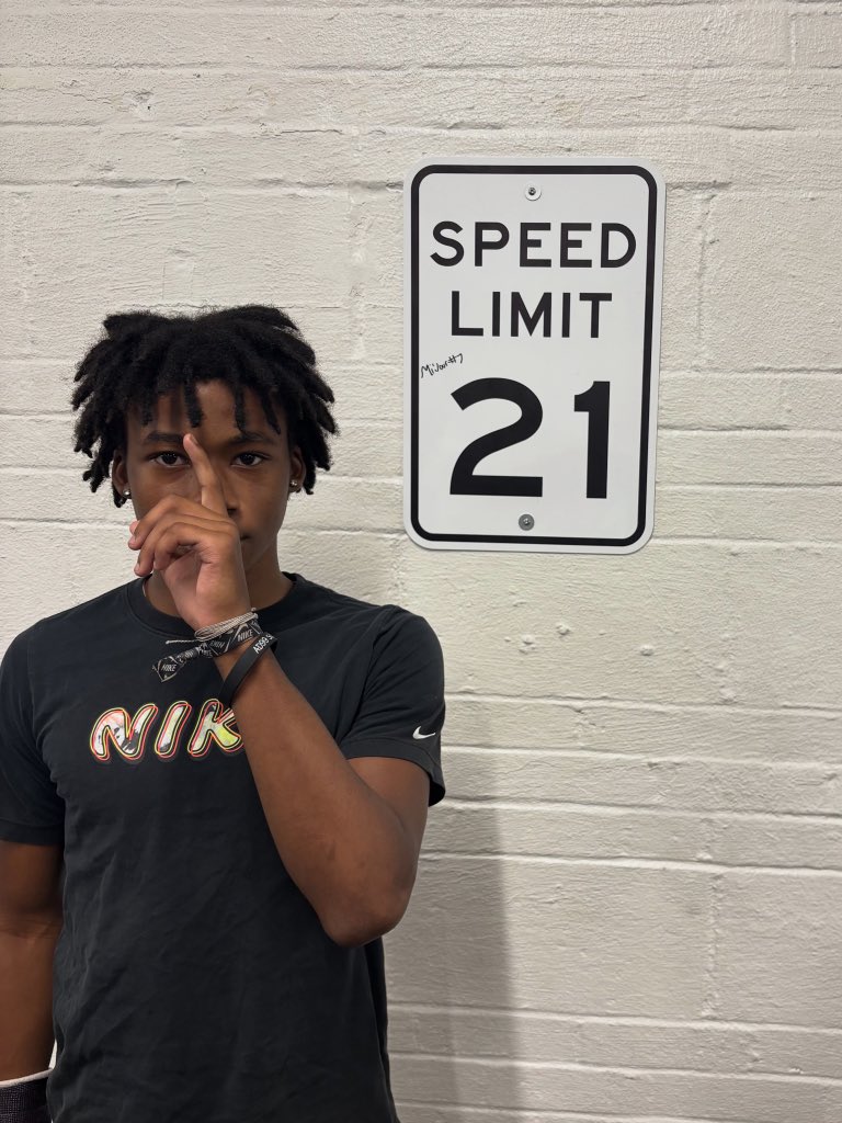 First Rebel to hit 21 this year 👀 <a href="/SLS_Football/">Rebel Football</a> <a href="/CoachStorino/">Coach Tim Storino</a> <a href="/MijourReid/">Mi'jour Reid</a> ⚡️⚡️⚡️