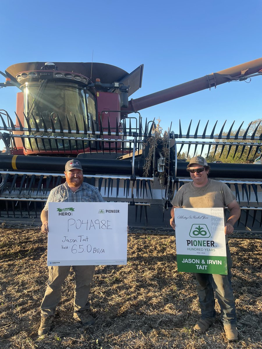 CarterKing97's tweet image. This field in Uxbridge turned out great for the stressful season we had… good management goes a long way on years like this #pioneer100 @JasonTait3 @PioneerSeedsCA