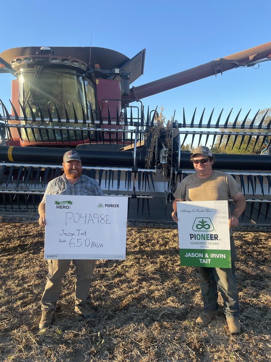 CarterKing97's tweet image. This field in Uxbridge turned out great for the stressful season we had… good management goes a long way on years like this #pioneer100 @JasonTait3 @PioneerSeedsCA