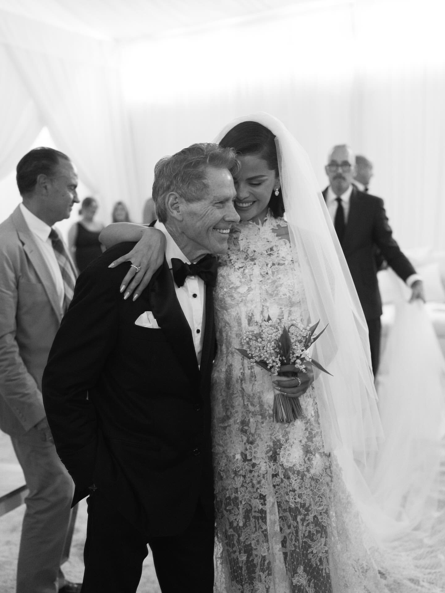 Selena Gomez News on X: "Selena Gomez with her grandfather at her wedding. 👴🏻👰🏻♀️ https://t.co/75OOmQmsvo" / X