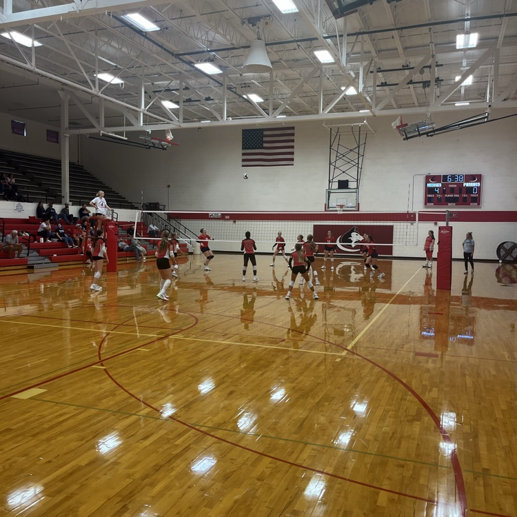 The AMS 7th graders are looking strong tonight against Adams Central! 💪🏻🏐🔥