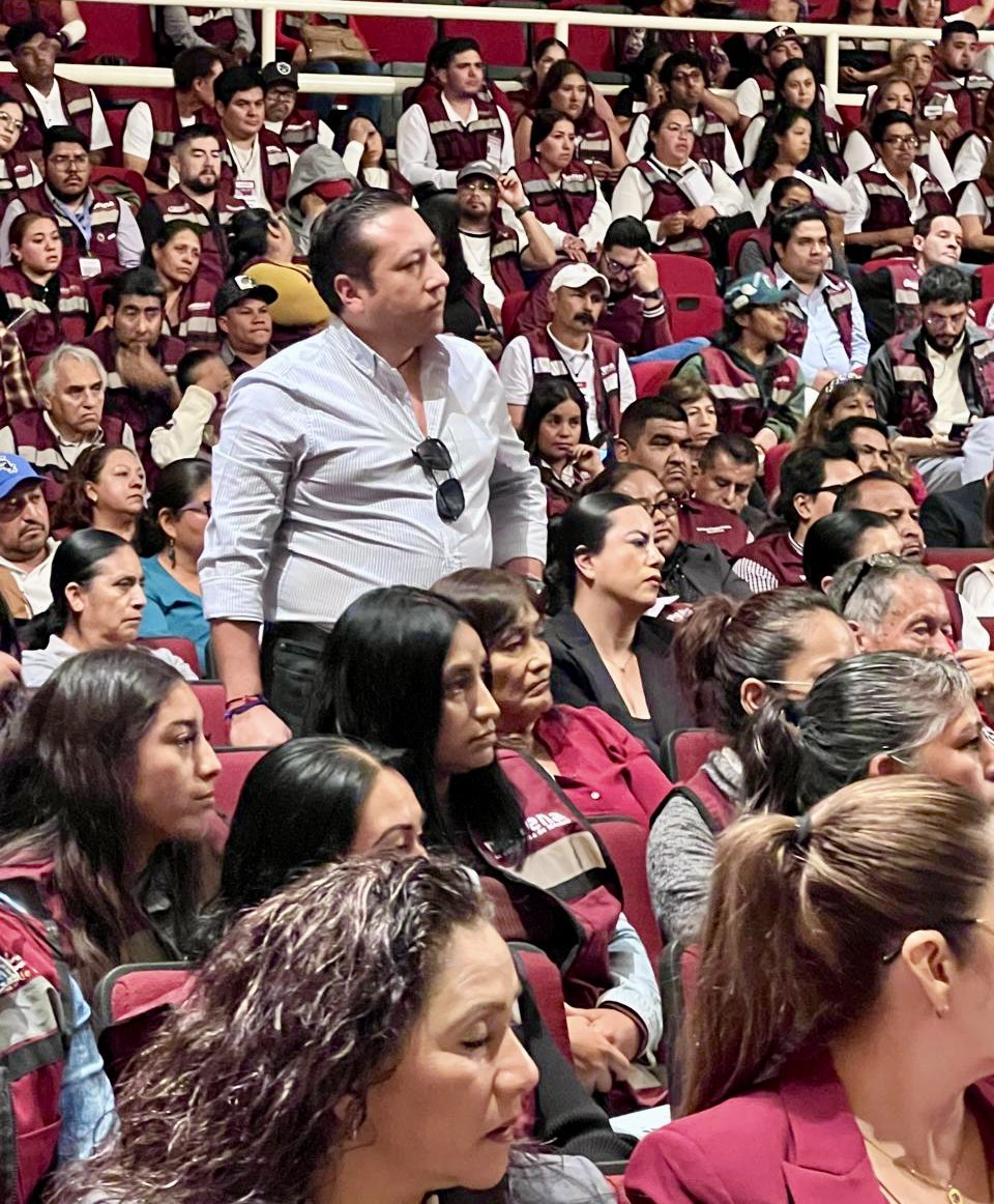 carlosolvera86's tweet photo. Bienvenidos a #Guanajuato integrantes del CEN de @PartidoMorenaMx @LuisaAlcalde @CaroRangelG, bienvenidos a la ciudad más dulce 😋 de todo el mundo 🌎 Celaya!! Están en su casa!! Un gusto saludar a extraordinarios compañe@s de #MorenaVa @destacar https://t.co/keLuzri4En