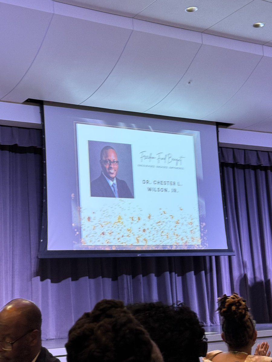 theCWCF's tweet photo. This weekend Dr. Chester Wilson served as a speaker for the NAACP’s Freedom Fund Banquet. He spoke to the attendees about using what’s in your hands to build and increase their wealth. 

#DrWilsonSpeaks #WeAreTheWilsons #NAACP #UseWhatsInYourHands https://t.co/iKDWVASoRd