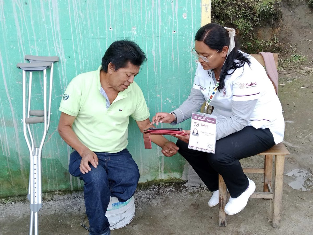 Delegación de Programas para el Bienestar Puebla (@bienestarmx_pue) on Twitter photo El trabajo en equipo entre facilitadores de la salud, Servidores de la Nación, el delegado <a href="/RodrigoAbdalaD/">Rodrigo Abdala</a> y el liderazgo de la Secretaria @ariadnamontielreyes, hace posible que el programa #SaludCasaPorCasa llegue a quien más lo necesita.
#HumanismoMexicano El trabajo en equipo entre facilitadores de la salud, Servidores de la Nación, el delegado <a href="/RodrigoAbdalaD/">Rodrigo Abdala</a> y el liderazgo de la Secretaria @ariadnamontielreyes, hace posible que el programa #SaludCasaPorCasa llegue a quien más lo necesita.
#HumanismoMexicano