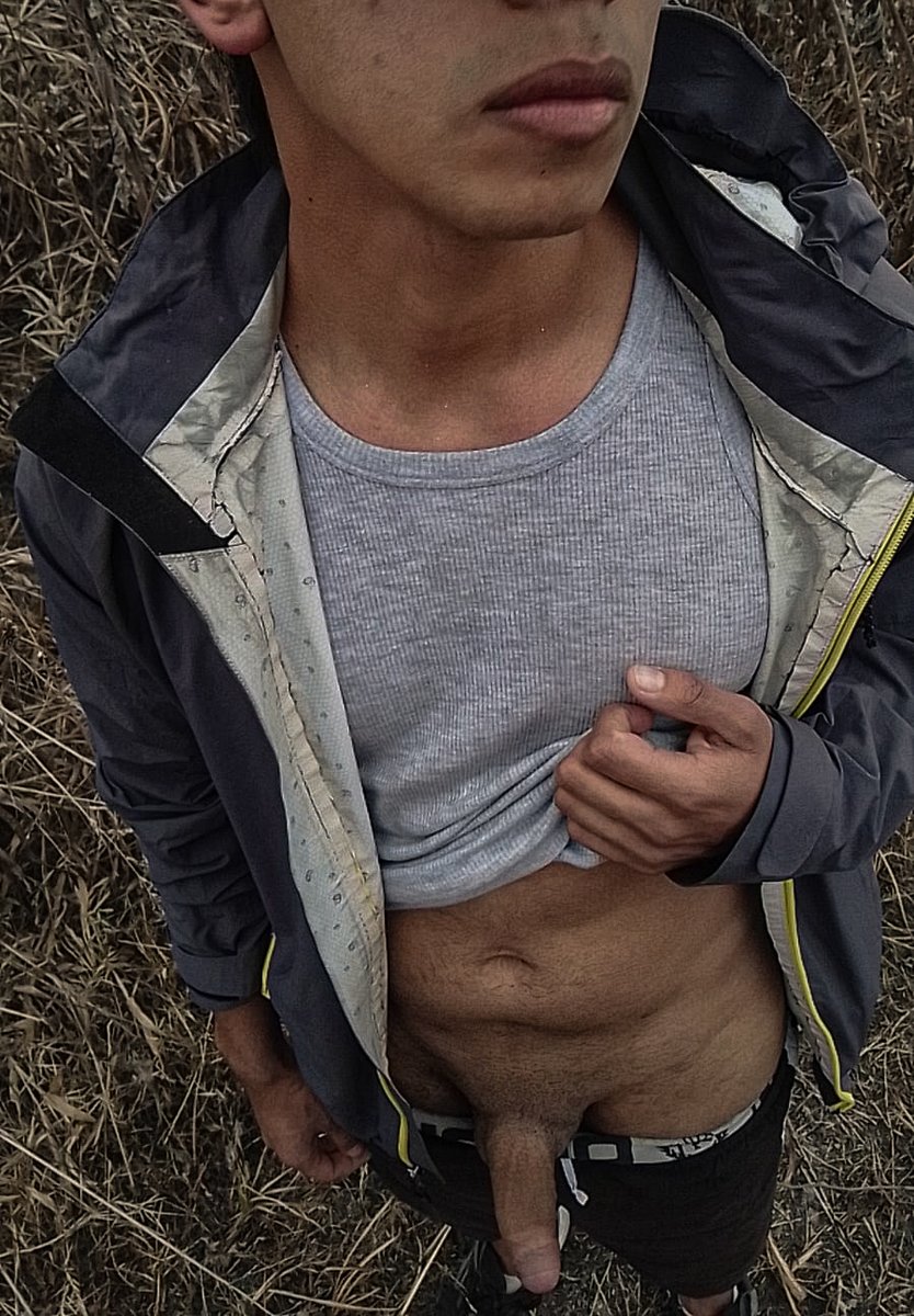 CRISX_Arg's tweet photo. 🏔️trekking🥵💦 https://t.co/MZWpkYGpvQ