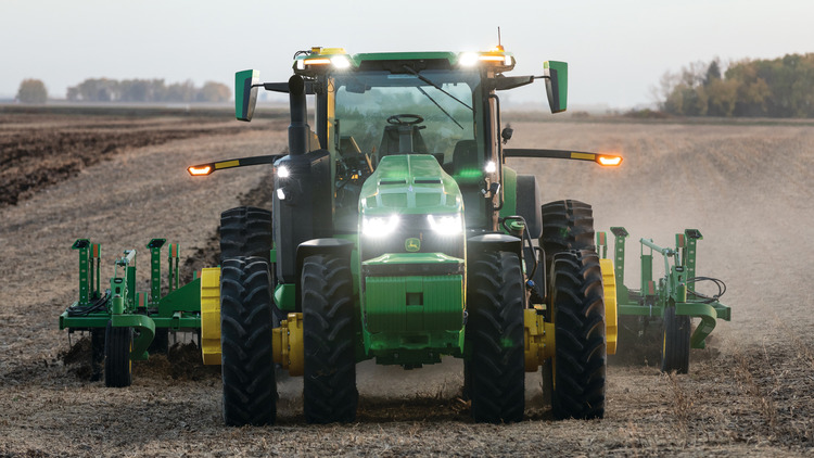 AgrimediaPR's tweet photo. While big advancements are being made with robotics in horticulture, grains, cotton and dairy farming, livestock grazing remains relatively untouched, according to University of Sydney's Australian Centre for Robotics and Intelligent Systems, professor Salah Sukkarieh. But it is a growing focus of research, he said. #robots #cotton #dairyfarming #horticulture 
https://t.co/WzJBN4oxdg