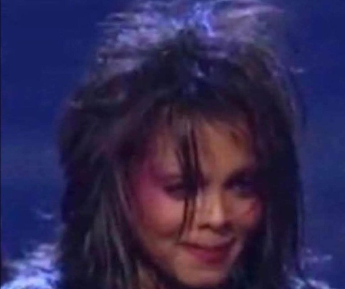 i'll never forget how the first 4 tracks on Kiss Land made me feel.