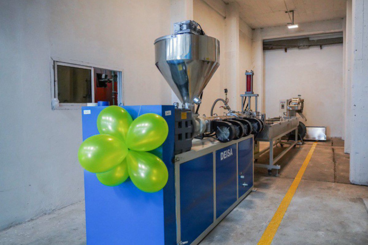 🩵🤝 El intendente @ajulianalvarez junto al ministro de <a href="/justiciayddhhBA/">Ministerio Justicia y DDHH</a>, <a href="/juanmmena/">Juan Martín Mena</a> presentaron el Polo Productivo de Inclusión Social, en articulación con cooperativas de trabajo de Lanús, en el marco del programa “Buenos Aires por la Reducción de la Reincidencia". 

Además, se