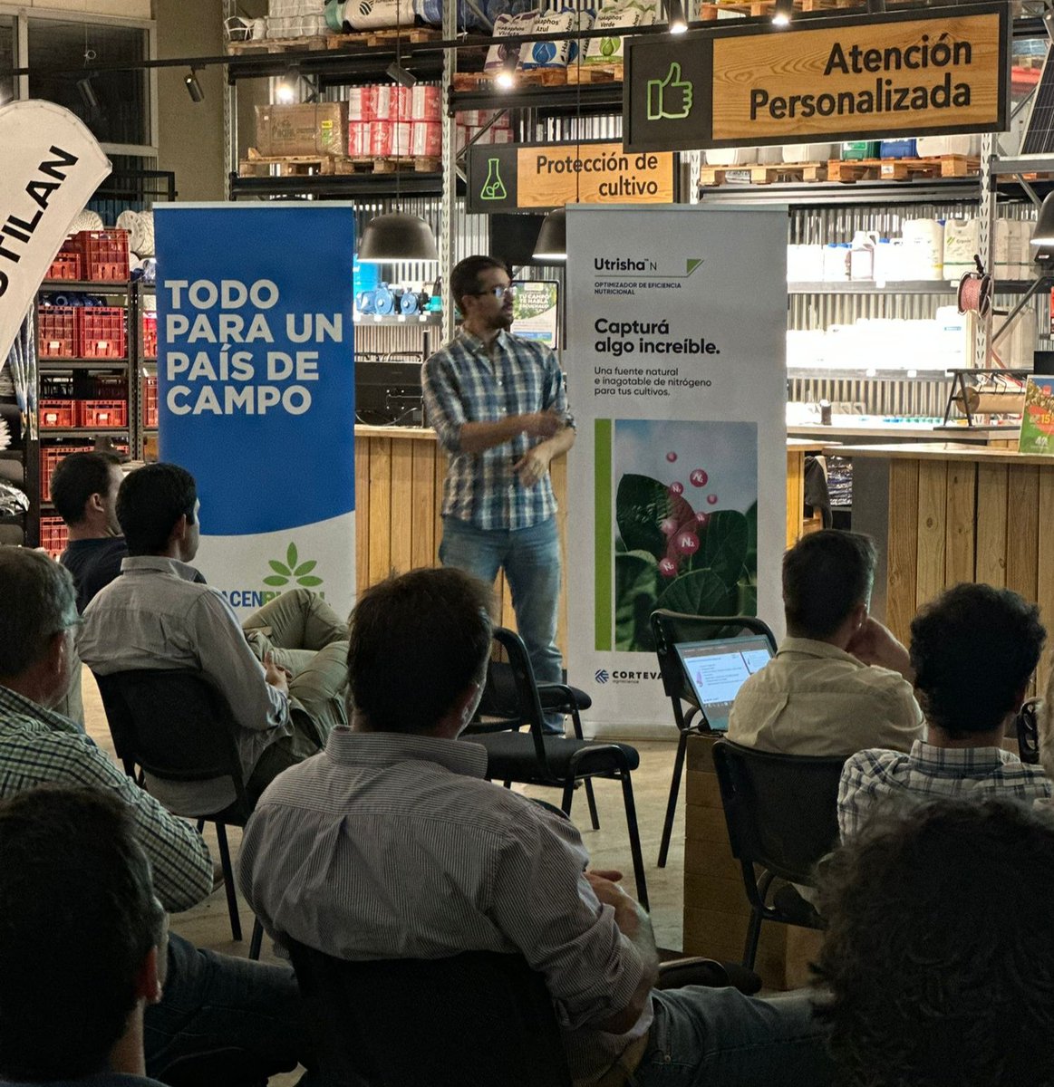 Gracias a todos quienes nos acompañaron hoy junto a <a href="/CortevaUY/">Corteva Uruguay</a>  en nuestro local de Salto. 

#almacenrural #todoparaunpaisdecampo