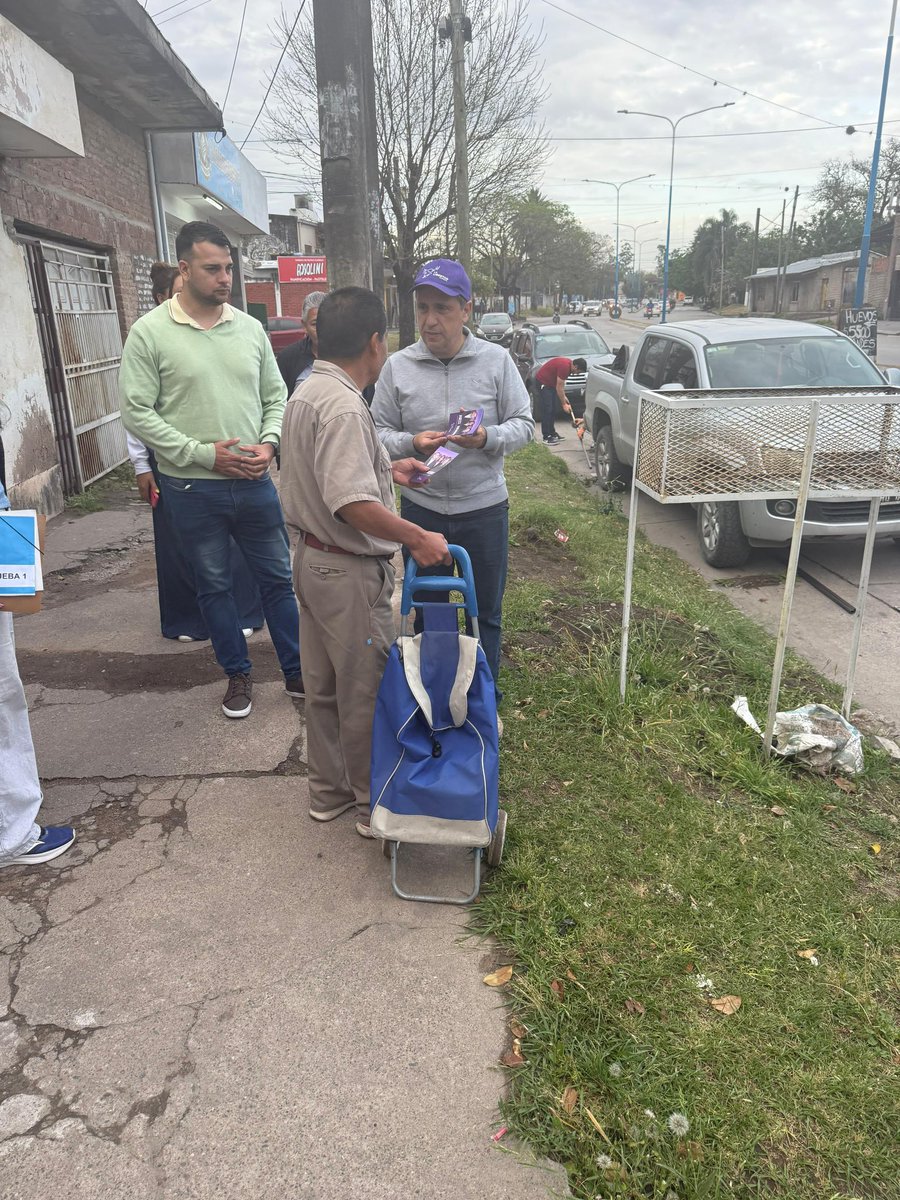 Los tucumanos están cansados del kirchnerismo y quieren un futuro mejor, por eso eligen a La Libertad Avanza el 26 de octubre.

Así lo manifestaron vecinos y comerciantes de avenida Colón que visitamos hoy.