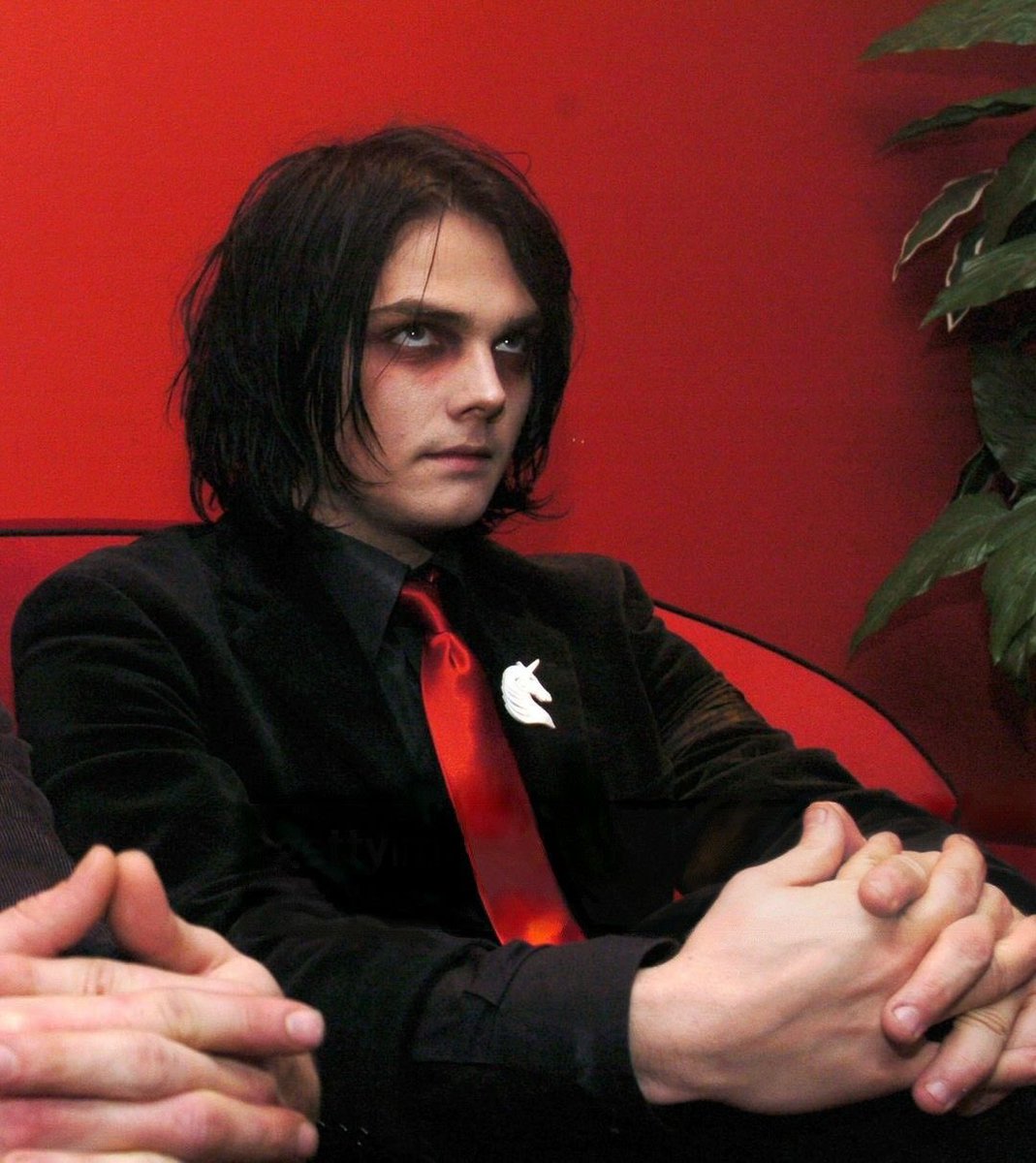 Ena 🗡️ || MCRPHILLY || #1 INTYWIDFAL FAN tweet media