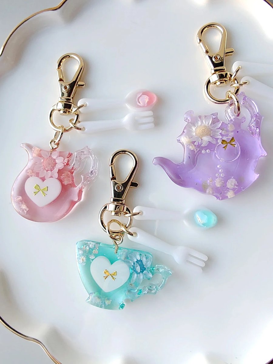 ￼ *・ྀི 断捨離中 アフタヌーンティー様 .゜ྀི・*. レザーキーホルダー ྀི 断捨離中 アフタヌーンティー様 .゜ྀི・*. レザー