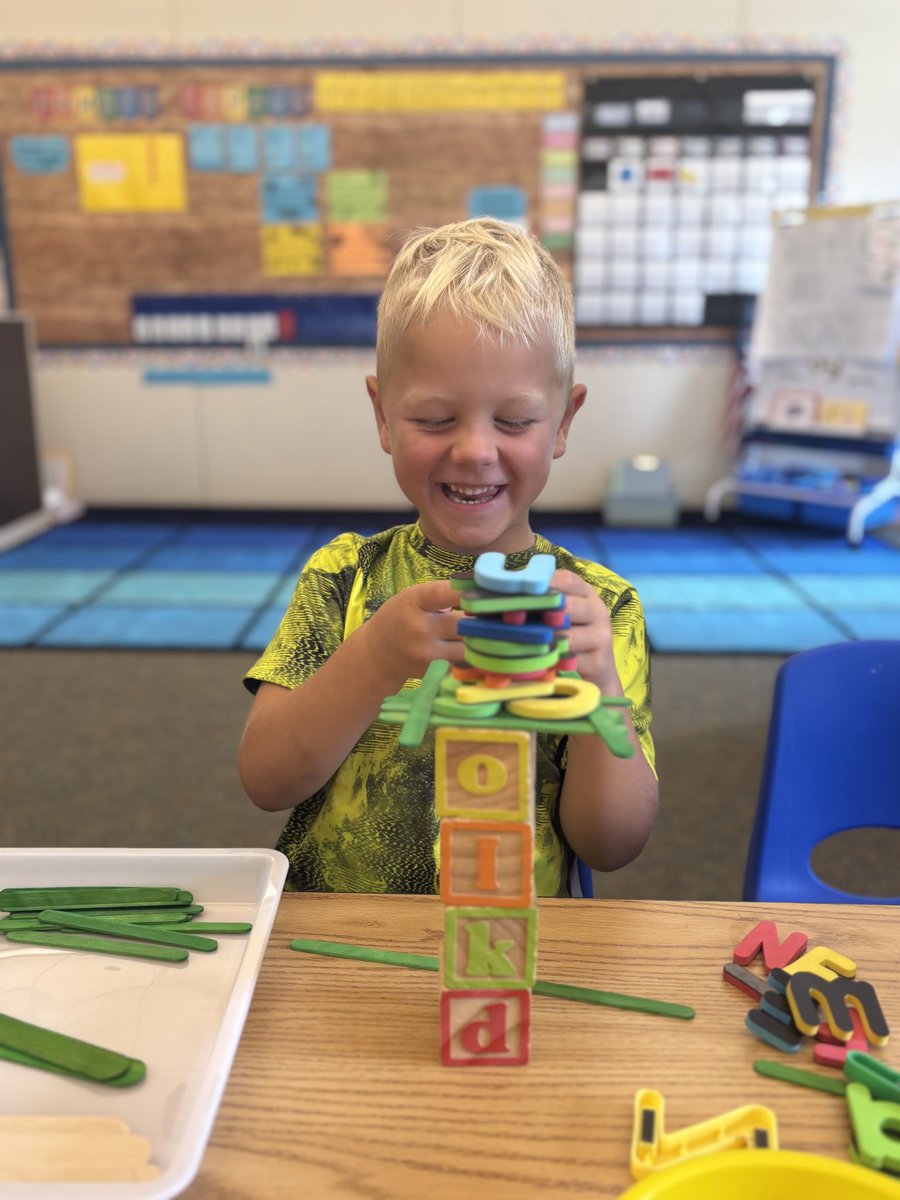 BancroftSchool's tweet photo. 🌴📚 After reading Chicka Chicka Boom Boom, students built trees from blocks, sticks &amp; letters—then teamed up to make them bigger, stronger, and full of creativity! 🌟

#BancroftSchool #WorcesterMA #IndependentSchool https://t.co/nke8p2Z1ij